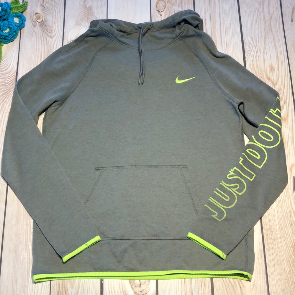 Nike women’s dri-fit lightweight pullover hoodie